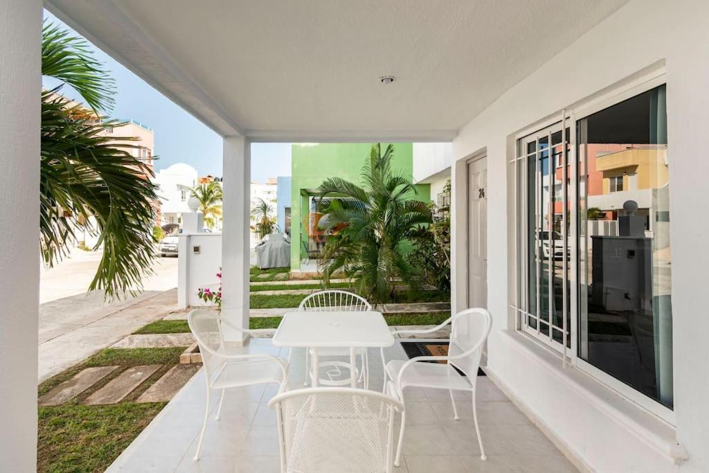 Micro Studio Perfect For Backpackers, Couples, 3 Min Drive To Playa El Nino Cancun Exterior photo